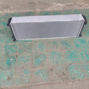 Radiateur de réservoir d'eau Hyundai 11QB-45020 pour excavatrice 480-9 480-9S 520-9S, pièce de rechange - Product Image 3