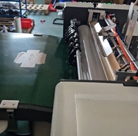 KET Machine d'alimentation et de collage de feuilles de papier entièrement automatique Machine de formage de boîtes rigides avec collage par colle thermofusible