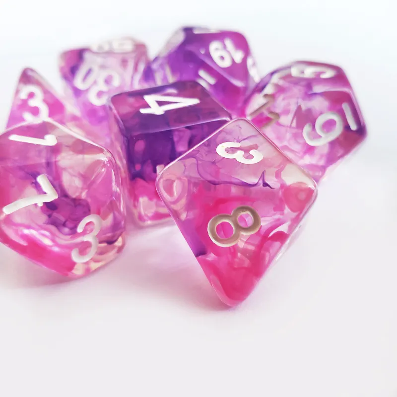 Set completo di bordi morbidi in resina poliedrica personalizzata Logo personalizzato fatto a mano Set di dadi RPG D & d DND fumo rosa