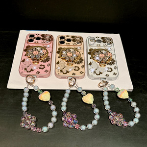Cho Iphone 17 16 Pro Max Cộng Với Dễ Thương Hoa Kim Cương Rhinestone Bướm Từ Đứng Chủ Ngọc Trai Cổ Tay Chuỗi Điện Thoại Trường Hợp Bìa - Product Image 2