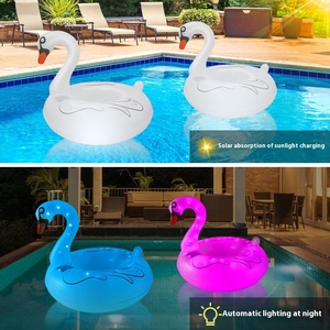 Năng lượng mặt trời Powered Flamingo ánh sáng nước đầy màu sắc giống như thiên nga sáng bơi vòng mountable đèn lồng cho bên bờ biển đi-<span class=keywords><strong>on</strong></span> đồ chơi - Product Image 1