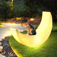 Chaise longue LED demi-lune d'extérieur avec éclairage solaire intégré, indice de protection IP65, pour jardins et sites événementiels