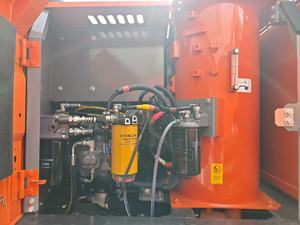 Excavadora Hidráulica de Cadenas Hitachi Zaxis 130 con Cucharón de Excavación, Equipo de Construcción Usado - Product Image 6