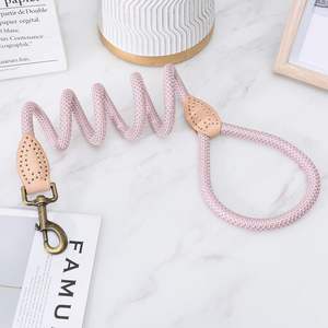 Correa para Reptiles Mile High Life de 4 Pies (1.8 m) con Punta de Cuero Genuino y Luces, Color Rosa - Product Image 6