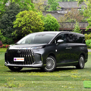 รถยนต์อเนกประสงค์ขนาดใหญ่สุดหรู Arcfox Wendao V9  ระบบไฟฟ้าล้วน พร้อมระบบกันสะเทือนแม่เหล็ก พวงมาลัยหลัง สำหรับครอบครัว กำลังลดราคา - Product Image 2