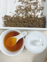 Jin Jun Mei Thé noir cueilli authentique en vrac Jinjunmei Golden Bud Thé noir chinois