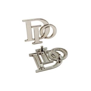 Plaque métallique personnalisée pour sacs, accessoires de maroquinerie, étiquette en métal à coudre, logo 3D en métal pour vêtements - Vente chaude - Product Image 5