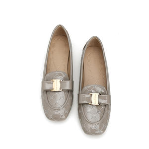 Nouvelles chaussures à bout carré brodées de Paris, commerce extérieur transfrontalier, semelle souple confortable en microfibre, semelle extérieure en caoutchouc - Product Image 4