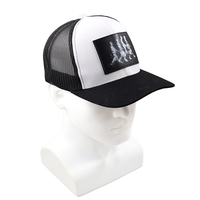 Casquette Trucker personnalisée avec patch artistique, bicolore noir et blanc, réglable, à fermeture snapback, en maille, pour festival de musique et streetwear