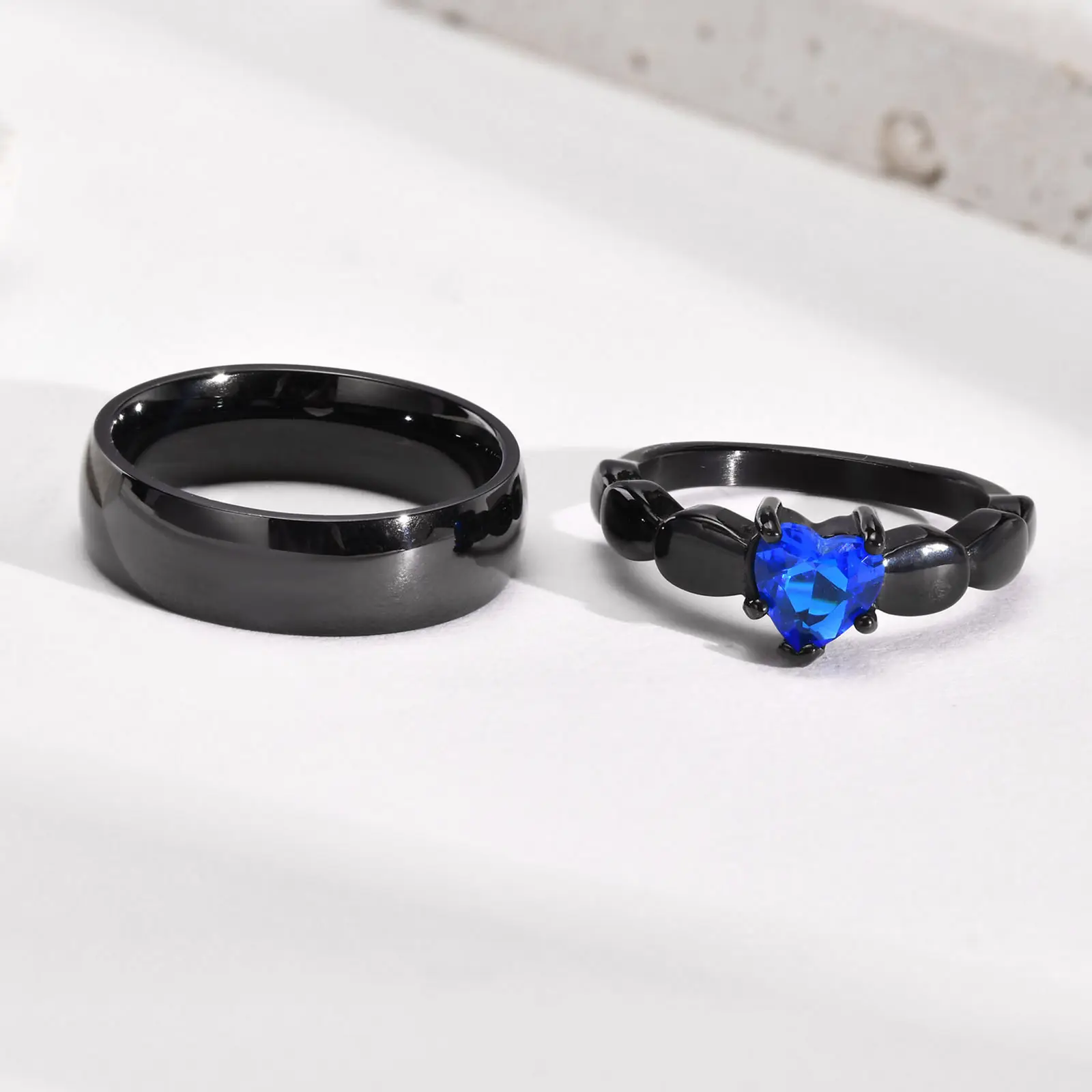 موضة جديدة الفولاذ المقاوم للصدأ المألوف أسود أزرق خاتم الزركون للزوجين مجوهرات الزفاف