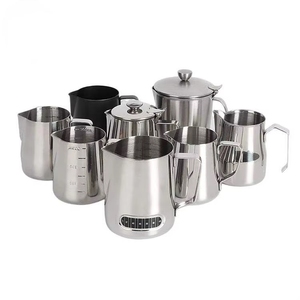 Pichet à mousse de <span class=keywords><strong>lait</strong></span> en acier inoxydable 600 ml avec logo personnalisé, <span class=keywords><strong>pot</strong></span> de <span class=keywords><strong>barista</strong></span> avec poignée et capteur de température, bouilloire à café et thé - Product Image 1