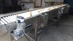 Machine de tri et de cueillette de fruits et légumes en acier inoxydable à vitesse réglable Convoyeur d'inspection de pommes de terre - Product Image 2