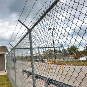 Clôture en treillis métallique vert pour extérieur, grillage à mailles losangées de 6 pieds, traité thermiquement, galvanisé, revêtu de PVC pour maison et ferme - Product Image 1