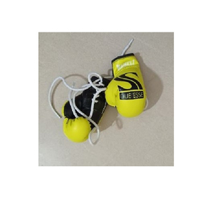 Gants suspendus de voiture en PVC doux au toucher de haute qualité ensemble de porte-clés mousqueton personnalisé avec finition lisse gant de boxe pour les promotions - Product Image 1