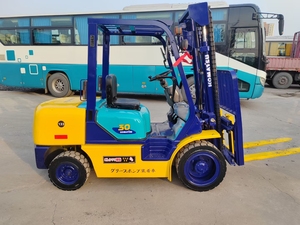 Chariot élévateur Komatsu d'occasion, 3 tonnes, mât à 3 étages, chariot élévateur FD 30T à vendre 3 machines disponibles idéales pour l'entrepôt et la logistique 3000 KG - Product Image 6