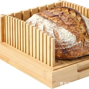 Le charme de la fabrication artisanale : trancheuse à pain en bambou avec supports pour la cuisson, outil de cuisine pour usage domestique - Product Image 1