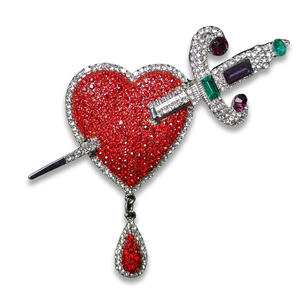 Broche de déclaration de coeur et de poignard de conception originale broches de mode de saignement de coeur de cristal rouge exquis fabriquées en chine - Product Image 1