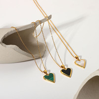 NN01264 Pendentif cœur en pierre de malachite naturelle en forme de coquille Collier tendance en acier inoxydable pour femmes pour les fêtes
