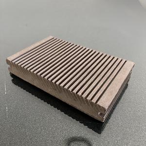 Design industriel Excellente performance physique Matériaux recyclés Collection gaufrée Terrasses WPC Revêtement <span class=keywords><strong>de</strong></span> sol WPC <span class=keywords><strong>Granules</strong></span> WPC - Product Image 4