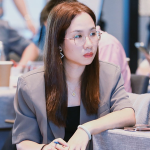 Ventilador Portátil Mini Plegable con Enfriamiento por Aire, Recargable por USB, Motor sin Escobillas, Nuevo Diseño para Colgar en el Cuello, Uso en Exteriores, en Inglés - Product Image 2