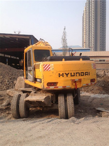 รถขุดมือสอง HYUNDAI 200W-7 ราคาถูก คุณภาพเยี่ยม รถขุดมือสอง HYUNDAI ขาย - Product Image 4