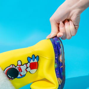 Nuevas Botas de lluvia antideslizantes impermeables de <span class=keywords><strong>astronauta</strong></span> de dibujos animados, Botas de lluvia para niños, zapatos de agua para niños, niñas, Botas de lluvia ligeras - Product Image 4