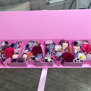 Caja de Regalo para el Día de la Madre con Forma de Letra de Cartón 'MAMA' para Arreglos Florales - Product Image 2
