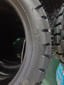 Neumáticos de Motocicleta de Caucho Sin Cámara de Grado A, Alta Calidad, Alta Velocidad, Agarre Excepcional, 120/80-12 - Product Image 3