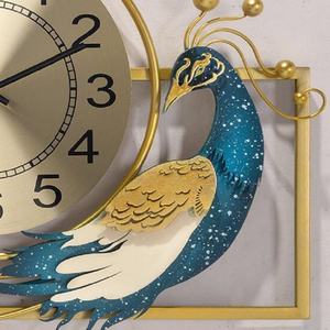 Horloge Murale Moderne Salon Horloge Créative Paon en Métal Horloge Silencieuse Atmosphérique en Fer Forgé à Suspendre - Product Image 6