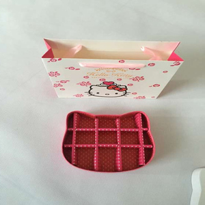 Bonjour kitty boîte-cadeau en papier pour chocolat - Product Image 3