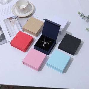 Pré-vente : Coffret à bijoux en carton personnalisé avec logo pour bagues, colliers et bracelets, destiné au marché des bijoux. - Product Image 2
