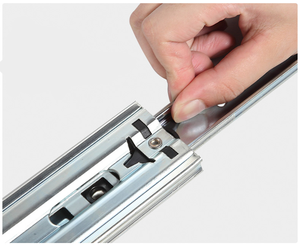 Deslizador <span class=keywords><strong>de</strong></span> armario <span class=keywords><strong>de</strong></span> ajuste <span class=keywords><strong>de</strong></span> hardware <span class=keywords><strong>de</strong></span> <span class=keywords><strong>muebles</strong></span>, triple pliegue duradero - Product Image 3