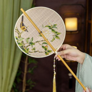 Auténtico Abanico Chino de Bambú con Mango Largo, Enrollable y Portátil, Accesorio Hanfu con Patrones Artísticos del Paisaje de Dunhuang - Product Image 2
