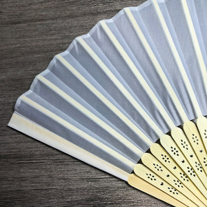 Éventail pliant blanc en tissu vierge, en fibre chimique, fait main, pour mariage, vente en gros depuis la Chine - Product Image 3