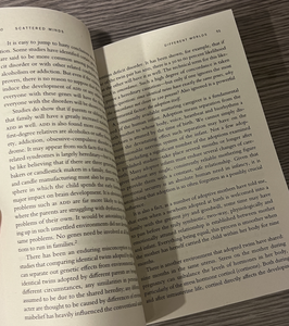 Sách bán chạy quốc tế Gabor Mate Scattered Minds chất lượng cao của NAOMI KLEIN, đóng gáy hoàn hảo, in nổ<span class=keywords><strong>i</strong></span> trên giấy cao cấp - Product Image 4