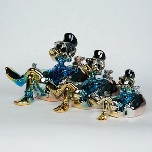 Escultura de Pato de Dibujos Animados con Bolsa de Dinero, Escultura de Resina Cromada de Pato Scrooge McDuck, Arte Pop, Venta al Por Mayor - Product Image 1