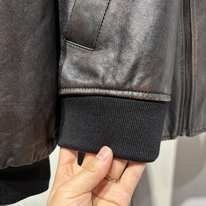 Chaqueta Bomber Extra Grande de Cuero Desgastado Color Negro Carbón para <span class=keywords><strong>Mujer</strong></span> - Product Image 4