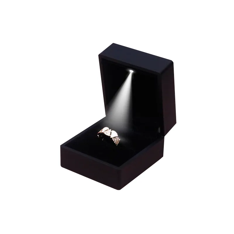 Роскошные светодиодные высококачественные черные коробки для украшений из искусственной кожи коробка для свадебных колец Романтические Подарочные коробки или чехлы