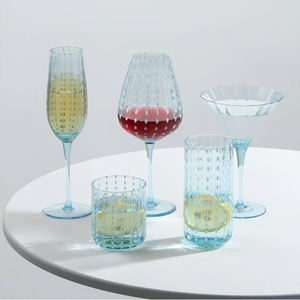 Vasos de Vino Personalizados Azules con Diseño de Punto de Ruptura, Hechos a Mano, para Bar - Product Image 1