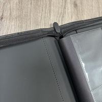 Porte-cartes de collection portable personnalisable en cuir PU avec fermeture éclair, protection RFID et design Top Loader pour cartes de crédit
