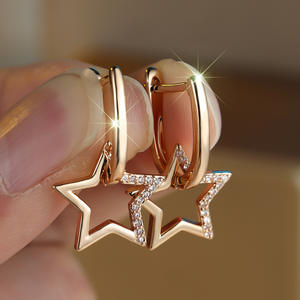 <span class=keywords><strong>Boucles</strong></span> <span class=keywords><strong>d</strong></span>'<span class=keywords><strong>oreilles</strong></span> <span class=keywords><strong>pendantes</strong></span> étoile micro-infusée hypoallergénique avec <span class=keywords><strong>boucles</strong></span> <span class=keywords><strong>d</strong></span>'<span class=keywords><strong>oreilles</strong></span> <span class=keywords><strong>pendantes</strong></span> à la mode en zircon pour les filles cadeau parfait - Product Image 2