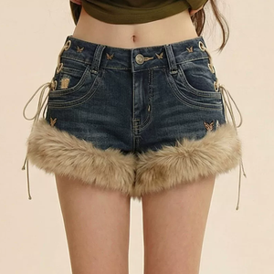 Shorts en jean Y2K délavés pour femme, style Hot Girl, avec bordure en fausse fourrure, empiècements, lacets et œillets, taille basse, mini-short en jean streetwear, vente en gros - Product Image 5