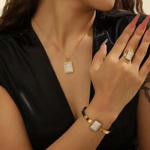 Conjunto de Joyería de Cobre Chapado en Oro Oscuro con Diseño Marroquí, Accesorio Vintage para Fiesta de Compromiso o Boda, Incluye Pendientes y Brazalete - Product Image 1