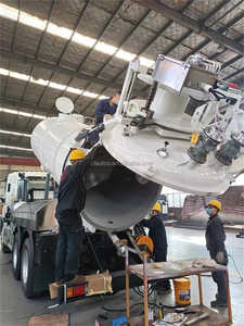 Camión de Succión de Aguas Residuales ISUZU GIGA 6X4 de 18 Toneladas, Camión Cisterna con Bomba de Vacío de 10 Toneladas, Conducción Derecha - Product Image 4