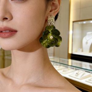 Pendientes de Flores, Aleación de Zinc, Resina Acrílica, Chapados en Oro, Joyería Vintage para Mujer, para Fiestas - Product Image 5