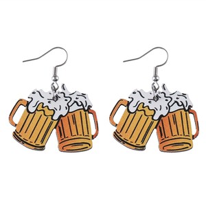 Boucles d'oreilles pendantes hypoallergéniques en forme de chopes de bière pour femmes, bijoux d'Oktoberfest, accessoires pour tenues, en acrylique - Product Image 4