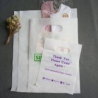 Sacs en plastique personnalisés avec logo imprimé pour boutiques de vêtements, poignée découpée, de Guangzhou