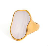 Meistverkaufter Damen 18k PVD-Gold Edelstahl Breiter Chunky Ring mit Weißer Natürlicher Muschelschale für Hochzeit, Verlobung, Punk-Stil