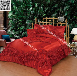 Ensemble <span class=keywords><strong>de</strong></span> literie en satin <span class=keywords><strong>de</strong></span> luxe européen super king size neuf, couleur bordeaux, avec volants, motif floral, 100% polyester, 200TC, toutes saisons - Product Image 3