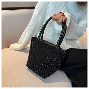 กระเป๋าผู้หญิงสะพายไหล่ข้างเป็นถังสายโซ่เพชร Z0166 - Product Image 3